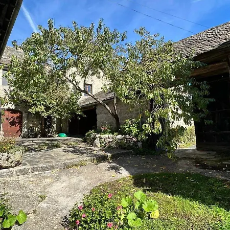 Le De La Ferme D Issac *
