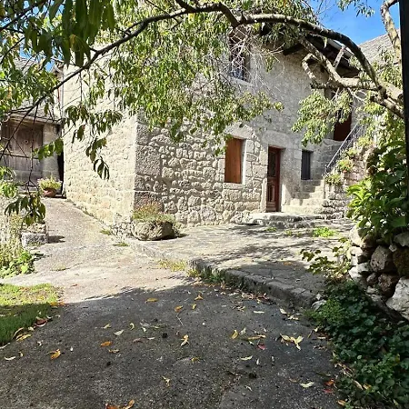 Le De La Ferme D Issac