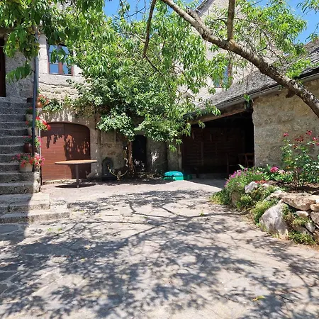 Le De La Ferme D Issac Holiday home